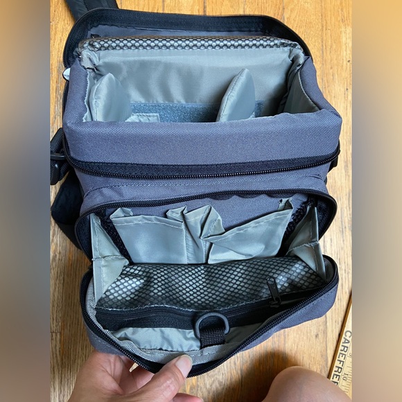 LOWEPRO NOVA 1 AW PADDED CAMERA SHOULDER BAG Dividers DSLR - Picture 6 of 11